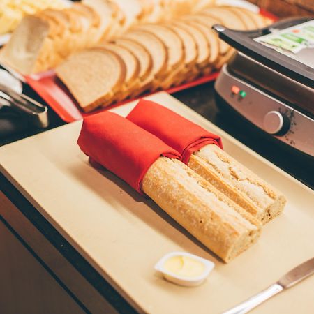 Cullinan Hplus Premium Brazíliaváros Kültér fotó A panini press