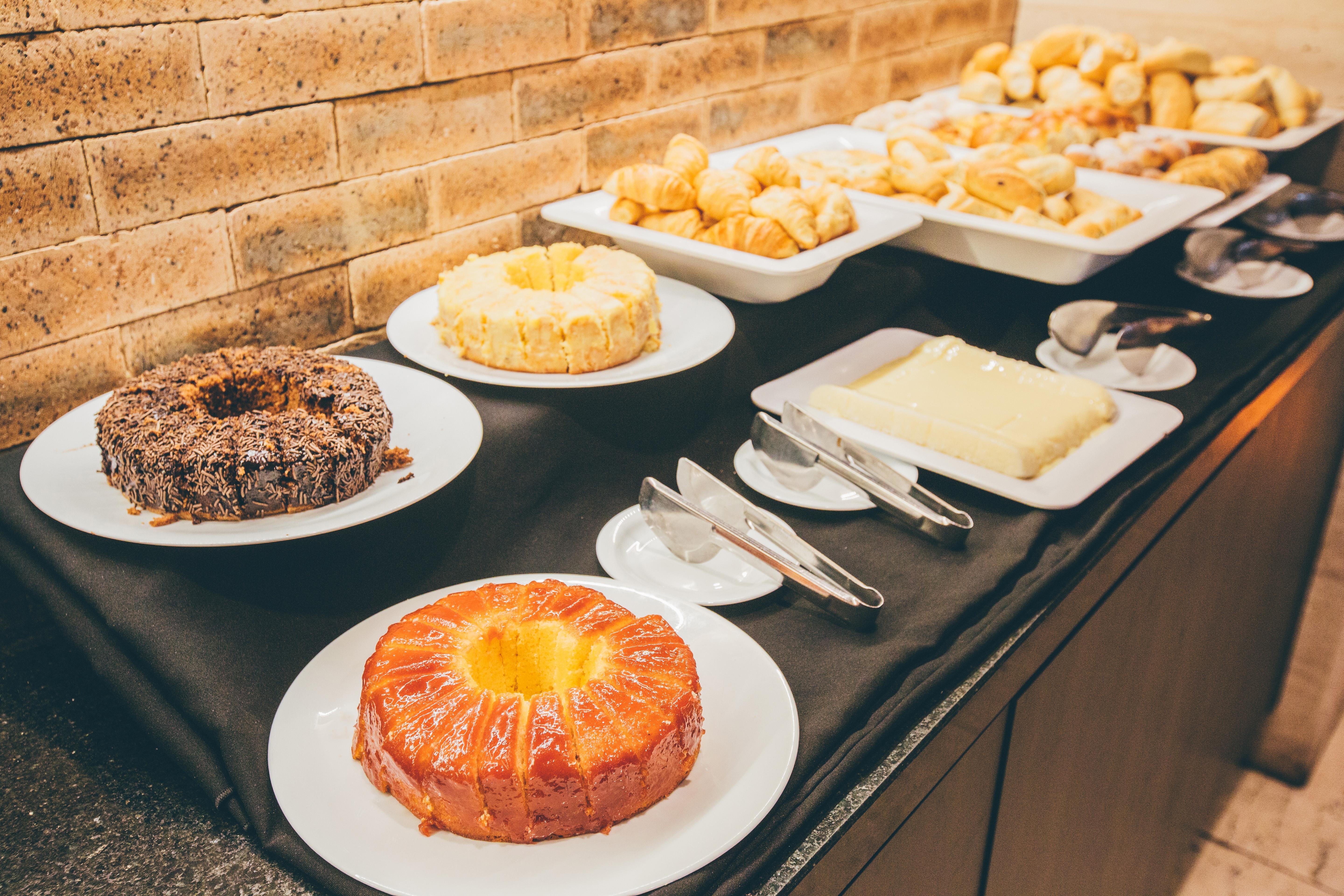 Cullinan Hplus Premium Brazíliaváros Kültér fotó A selection of puddings